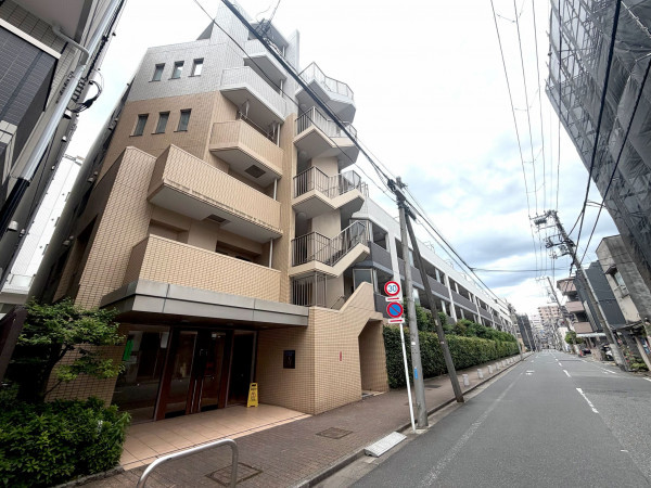 江東区大島、マンションの外観画像です