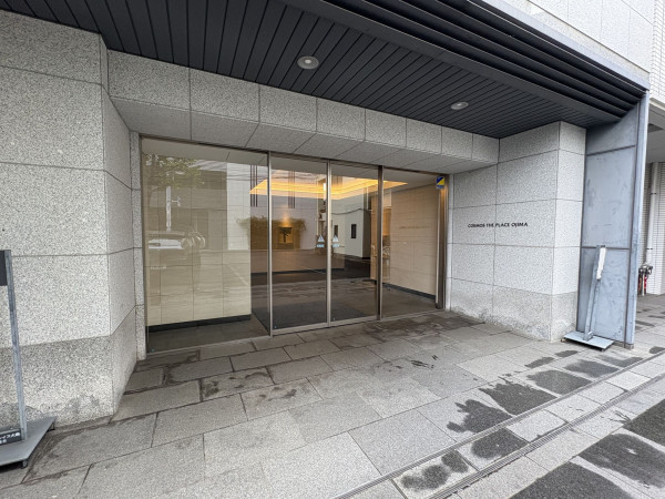 江東区大島、マンションのエントランス画像です