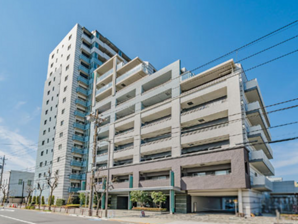 江東区潮見、マンションの外観画像です