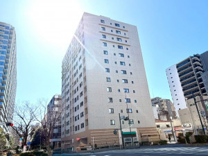 江東区亀戸、マンションの外観画像です