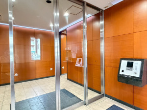 江東区亀戸、マンションのエントランス画像です