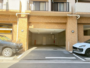 江東区亀戸、マンションの駐車場画像です