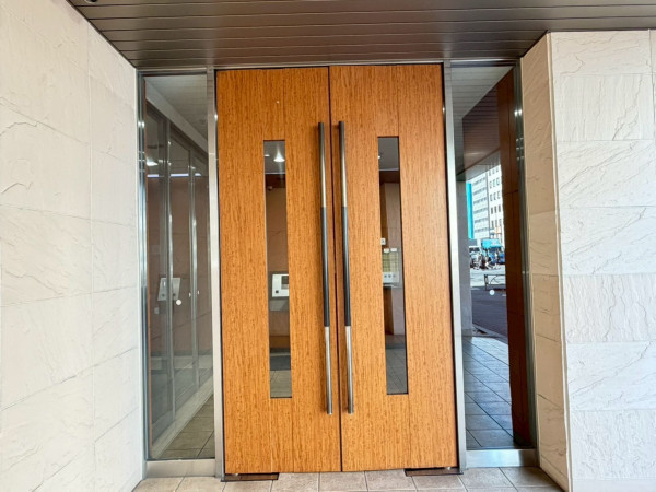 江東区亀戸、マンションのエントランス画像です