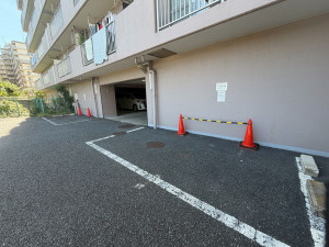 江東区東砂、マンションの駐車場画像です