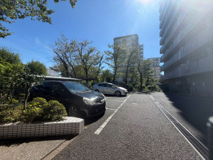 江東区東砂、マンションの駐車場画像です