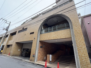 江東区亀戸、マンションの外観画像です