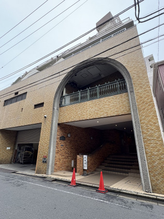 江東区亀戸、マンションの外観画像です