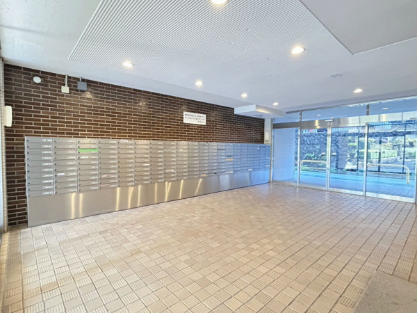 江東区亀戸、マンションのエントランス画像です