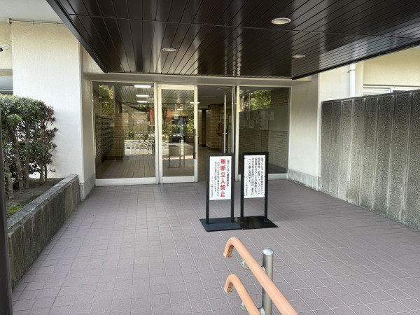 江東区亀戸、マンションのエントランス画像です