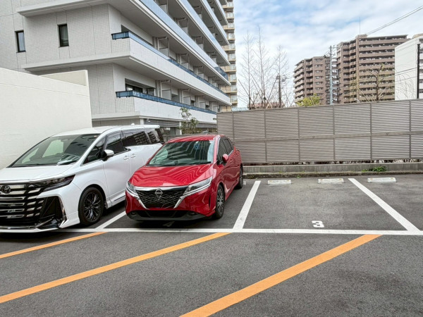 江東区北砂、マンションの駐車場画像です