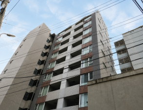 江東区亀戸、マンションの外観画像です