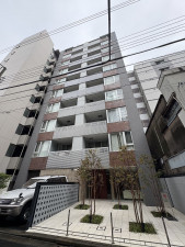 江東区亀戸、マンションの外観画像です