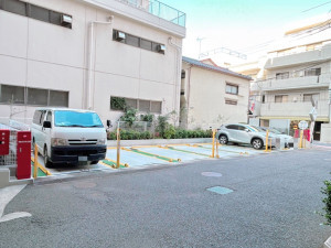 江東区亀戸、マンションの駐車場画像です