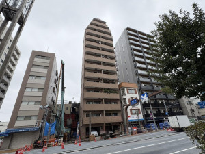 江東区亀戸、マンションの外観画像です