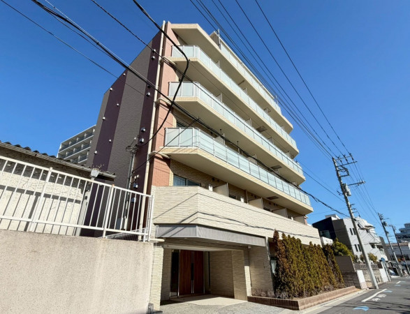 江東区亀戸、マンションの外観画像です