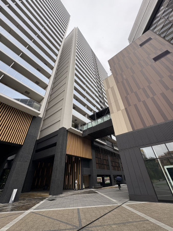 江東区亀戸、マンションの外観画像です