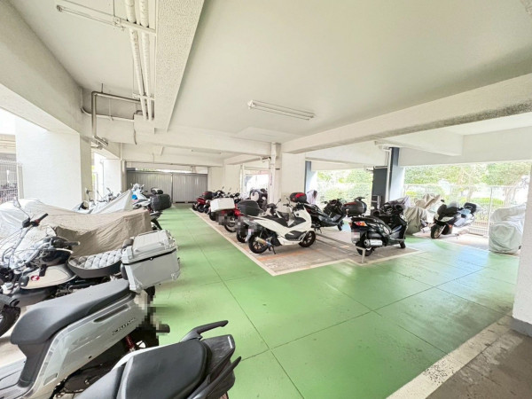 江東区北砂、マンションの駐車場画像です