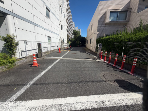 江東区東砂、マンションの駐車場画像です