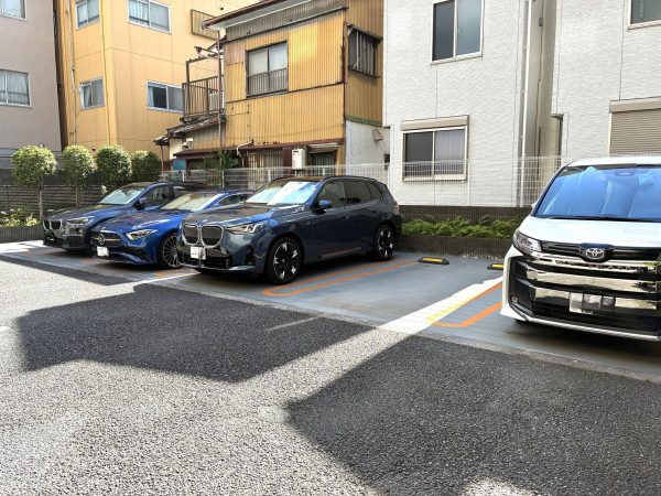江東区住吉、マンションの駐車場画像です