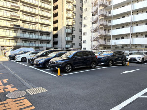 江東区東陽、マンションの駐車場画像です