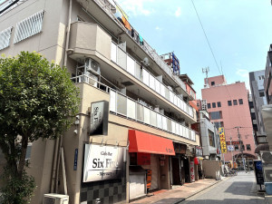 江東区亀戸、マンションの外観画像です