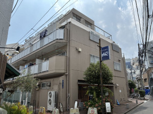 江東区亀戸、マンションの外観画像です