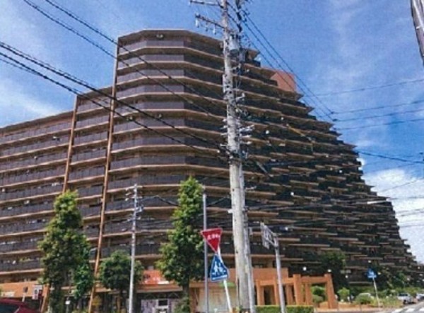 名古屋市天白区焼山、マンションの外観画像です