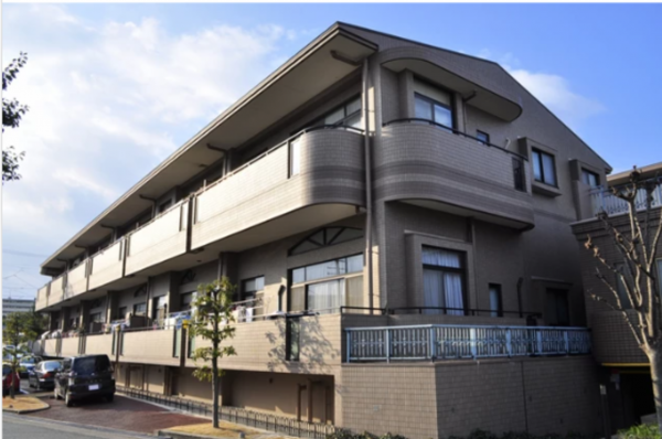 名古屋市緑区鹿山、マンションの外観画像です