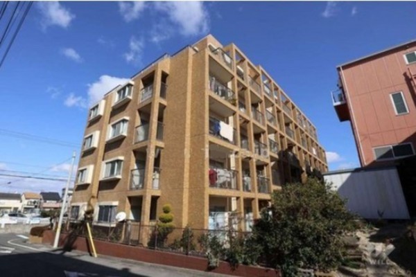 名古屋市名東区香南、マンションの外観画像です