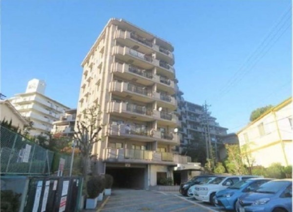 名古屋市天白区八事山、マンションの外観画像です