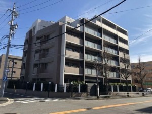名古屋市名東区高社、マンションの外観画像です