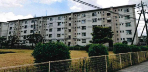 春日部市大枝、中古マンションの外観画像です