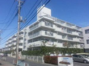 春日部市大枝、中古マンションの外観画像です