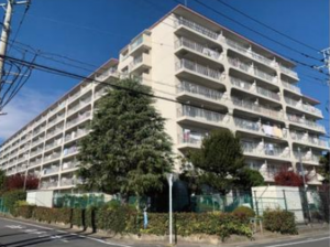 春日部市谷原、中古マンションの外観画像です