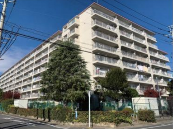 春日部市谷原、中古マンションの外観画像です