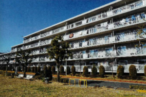 春日部市内牧、中古マンションの外観画像です