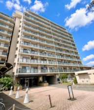 春日部市樋堀、中古マンションの外観画像です