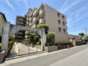 春日部市中央、中古マンションの外観画像です