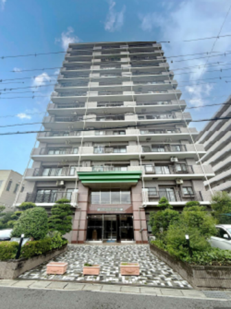 春日部市粕壁東、中古マンションの外観画像です