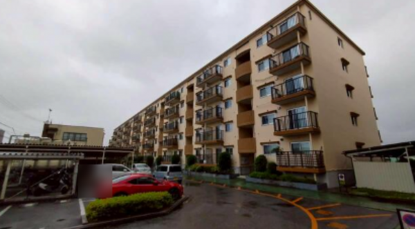 春日部市増富、中古マンションの外観画像です