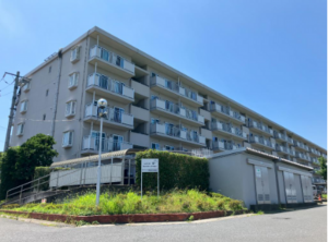 春日部市内牧、中古マンションの外観画像です