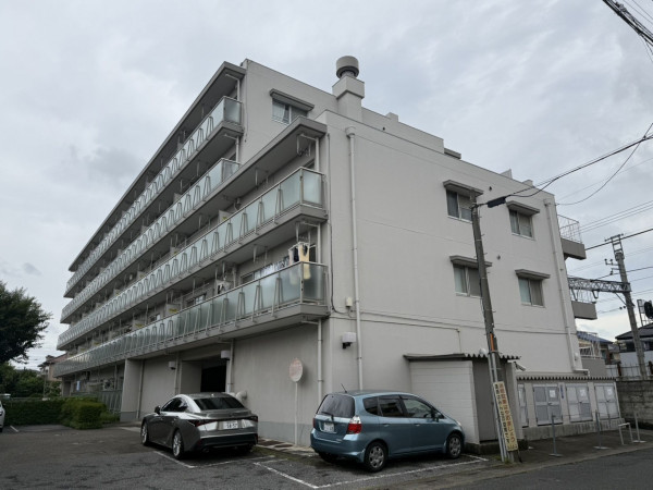 春日部市粕壁、中古マンションの外観画像です