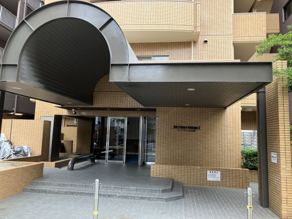 福岡市中央区大名、中古マンションのエントランス画像です