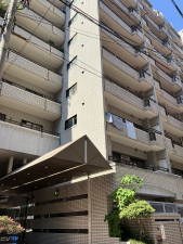 福岡市中央区舞鶴、中古マンションの外観画像です