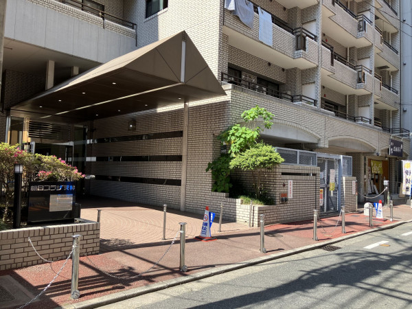 福岡市中央区舞鶴、中古マンションのエントランス画像です