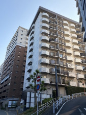 福岡市中央区赤坂、中古マンションの外観画像です