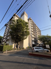 福岡市中央区赤坂、中古マンションの外観画像です