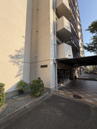 福岡市中央区赤坂、中古マンションの外観画像です
