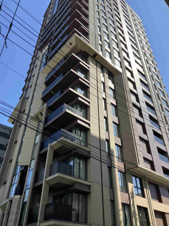 福岡市中央区天神、中古マンションの外観画像です