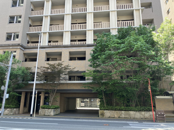 福岡市中央区平尾、中古マンションの外観画像です